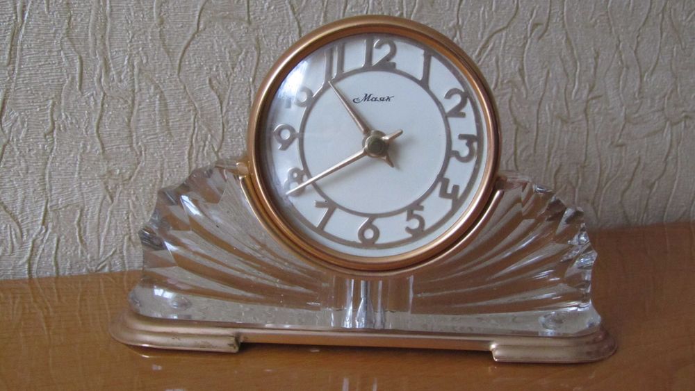 Механічні  годинники  Маяк