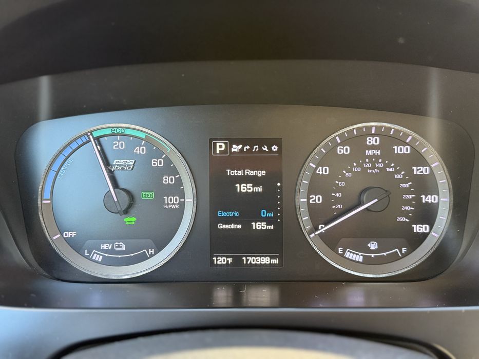 Продам Hyundai Sonata  Гибрид-Плагин 2015г