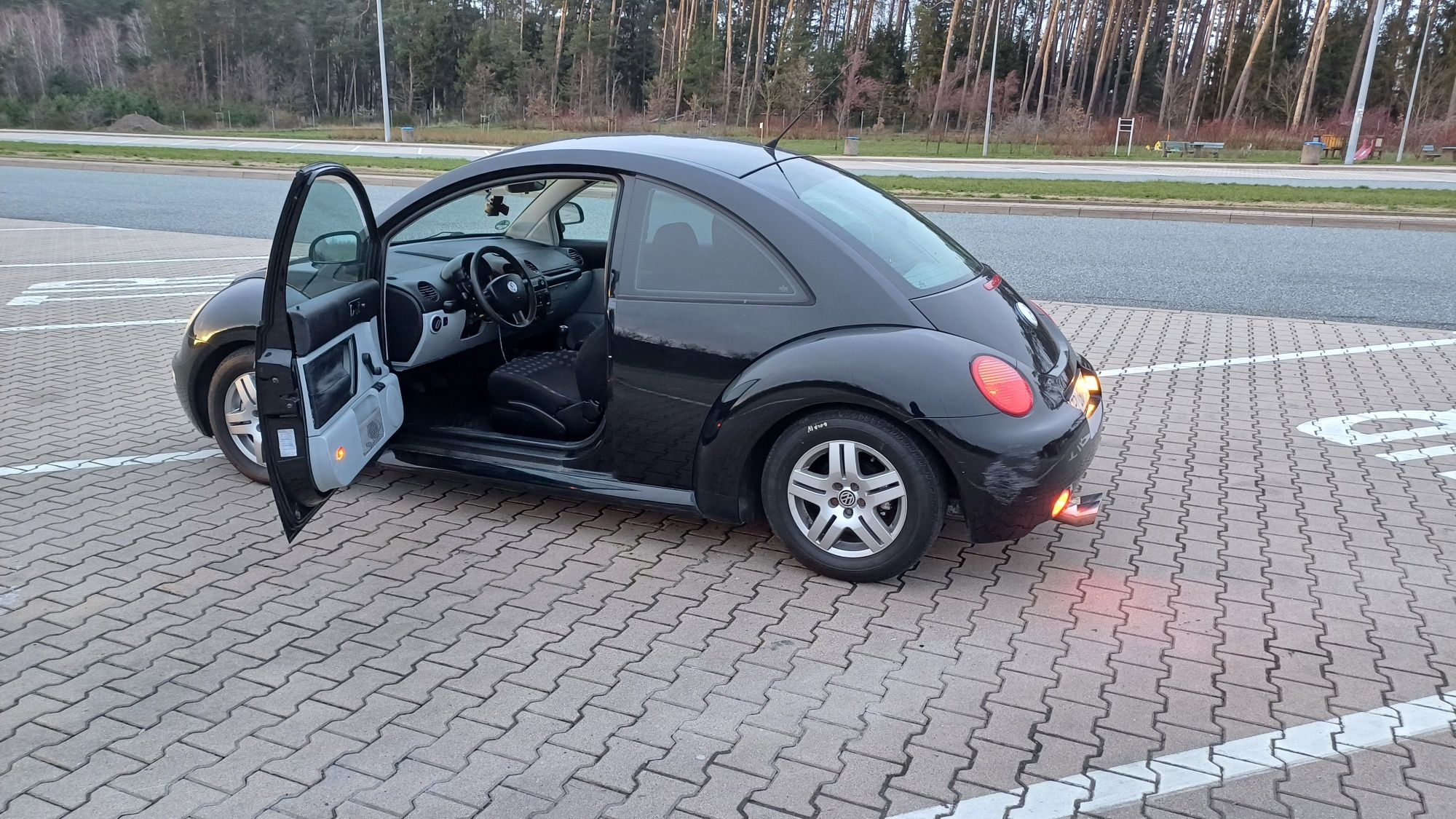 WV new Beetle 2.0 benzyna 99 rok