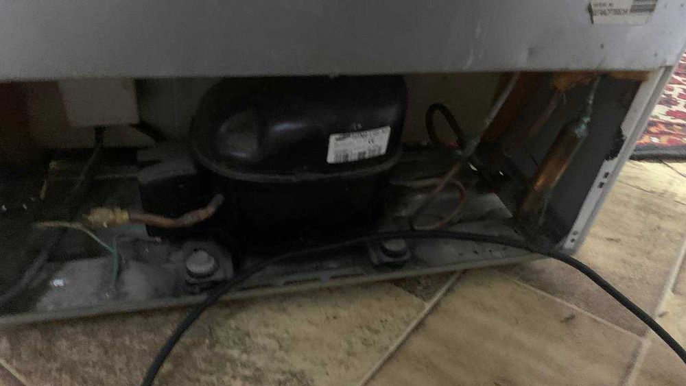 Холодильник Samsung / не працює фреон