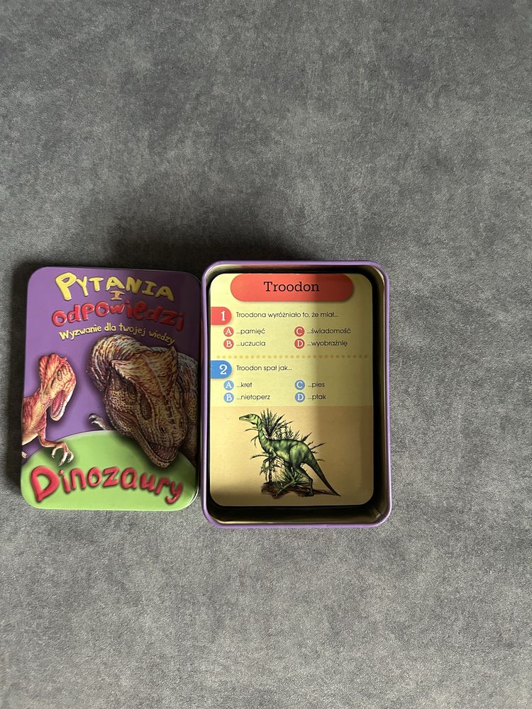 Przenieś się w Czas Jurajski z Grą Pytania i Odpowiedzi - Dinozaury