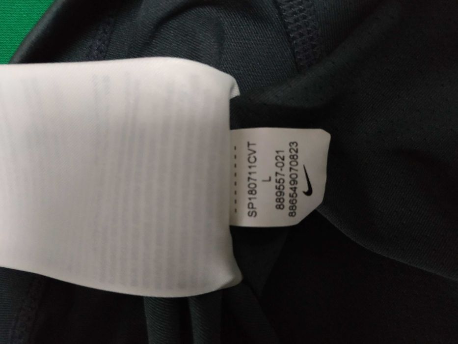 Футболка спортивна жіноча Nike