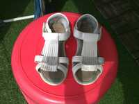 Sandałki dziewczęce firmy Coccodrillo w rozmiarze 26