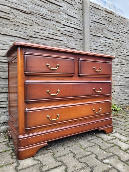 Ciekawa debowa komoda.