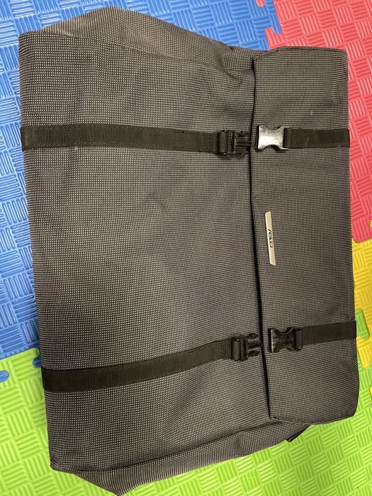 Чехол Asus для ноутбука 15 дюймов. Лежить без діла