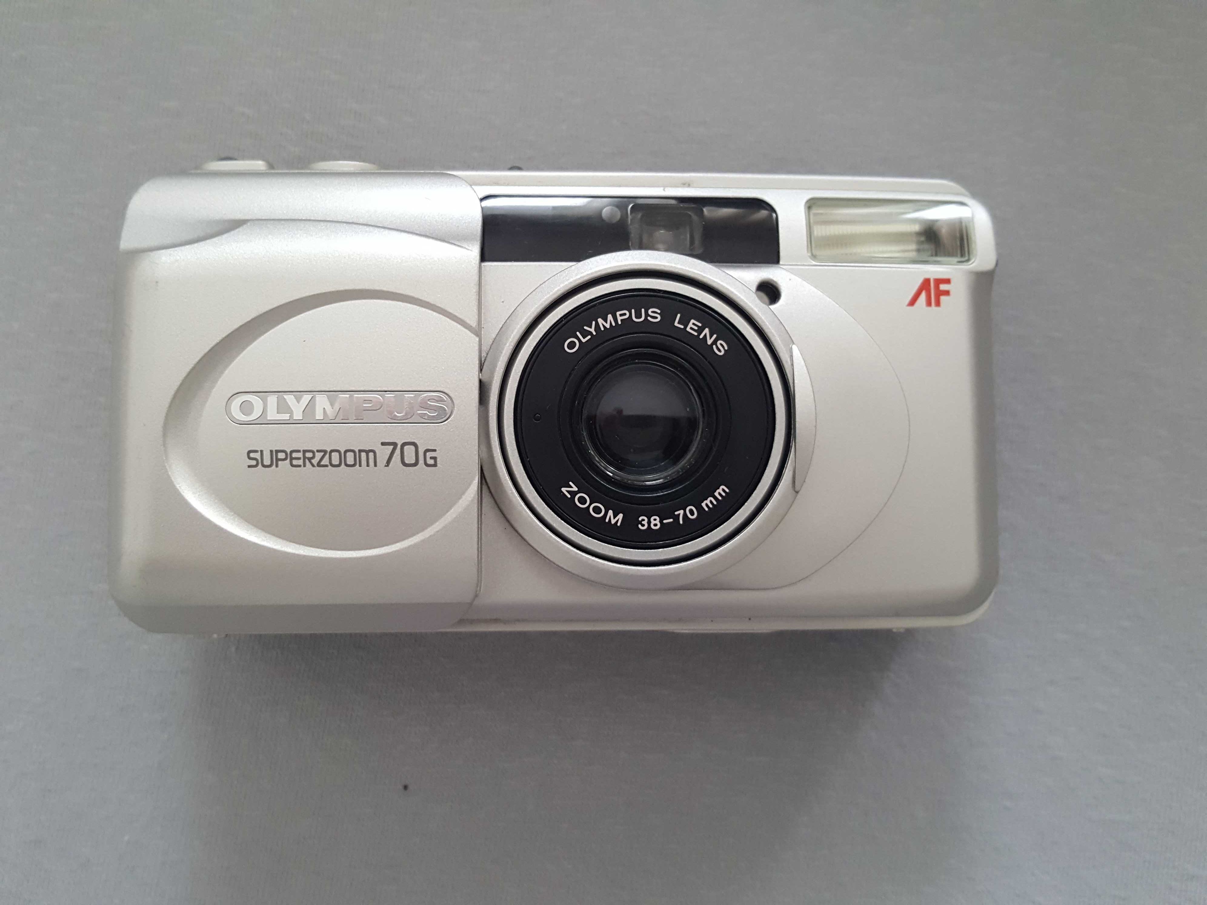 Maquina fotografica OLYMPUS  de rolo superzoom 70G