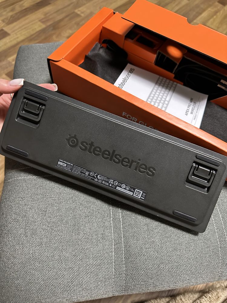 Клавіатура SteelSeries Apex Pro Mini Wireless