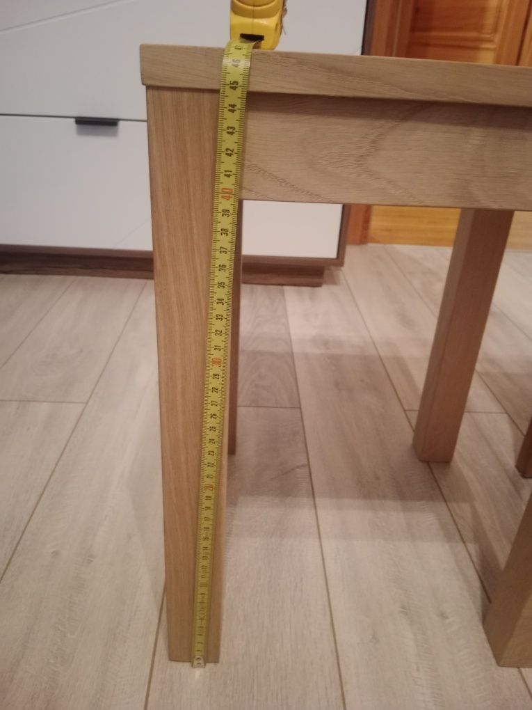 Taboret dębowy bezsęczny