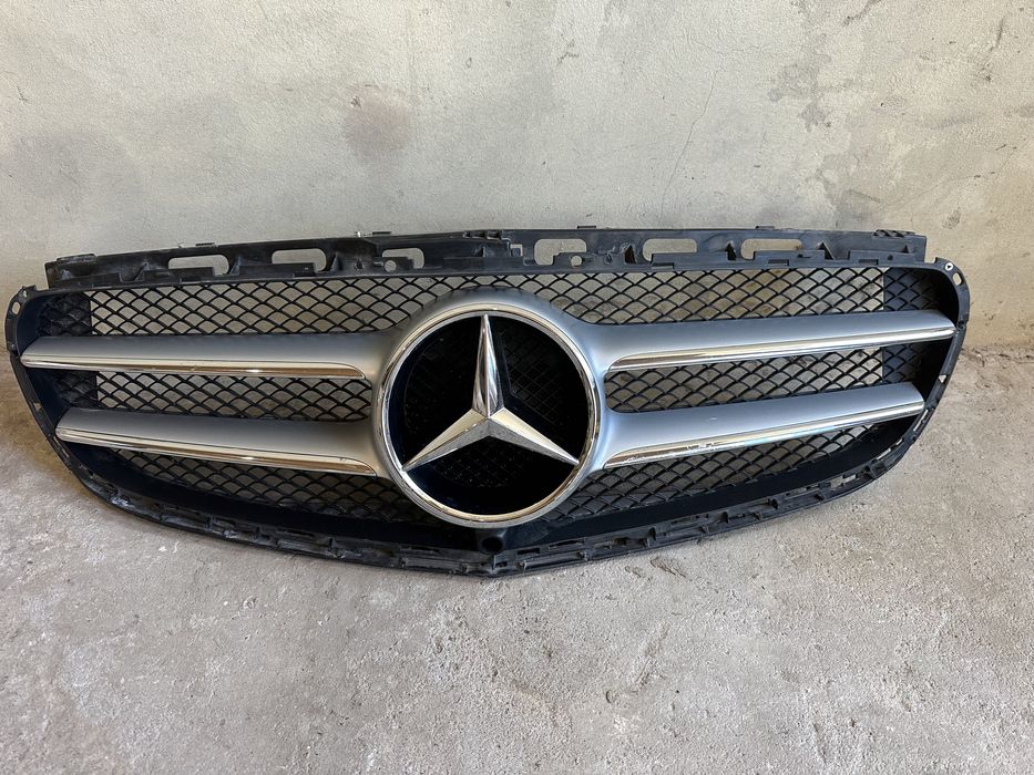 Решітка радіатора Mercedes E W212
