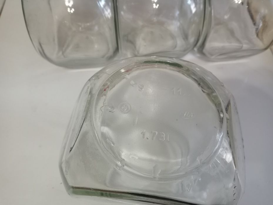 Стеклянные банки 1л750,пустые бутылки