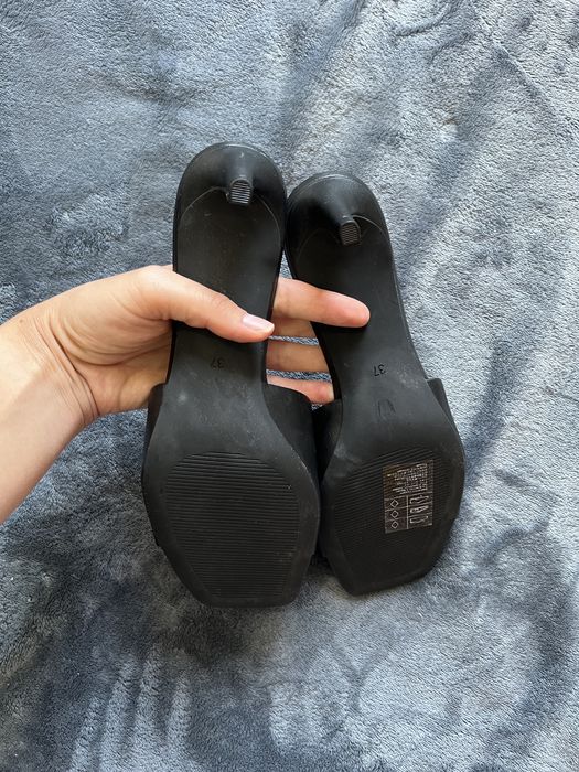 Босоножки мюли.