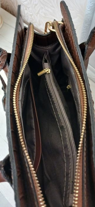 Сумка жіноча , коричневий колір .