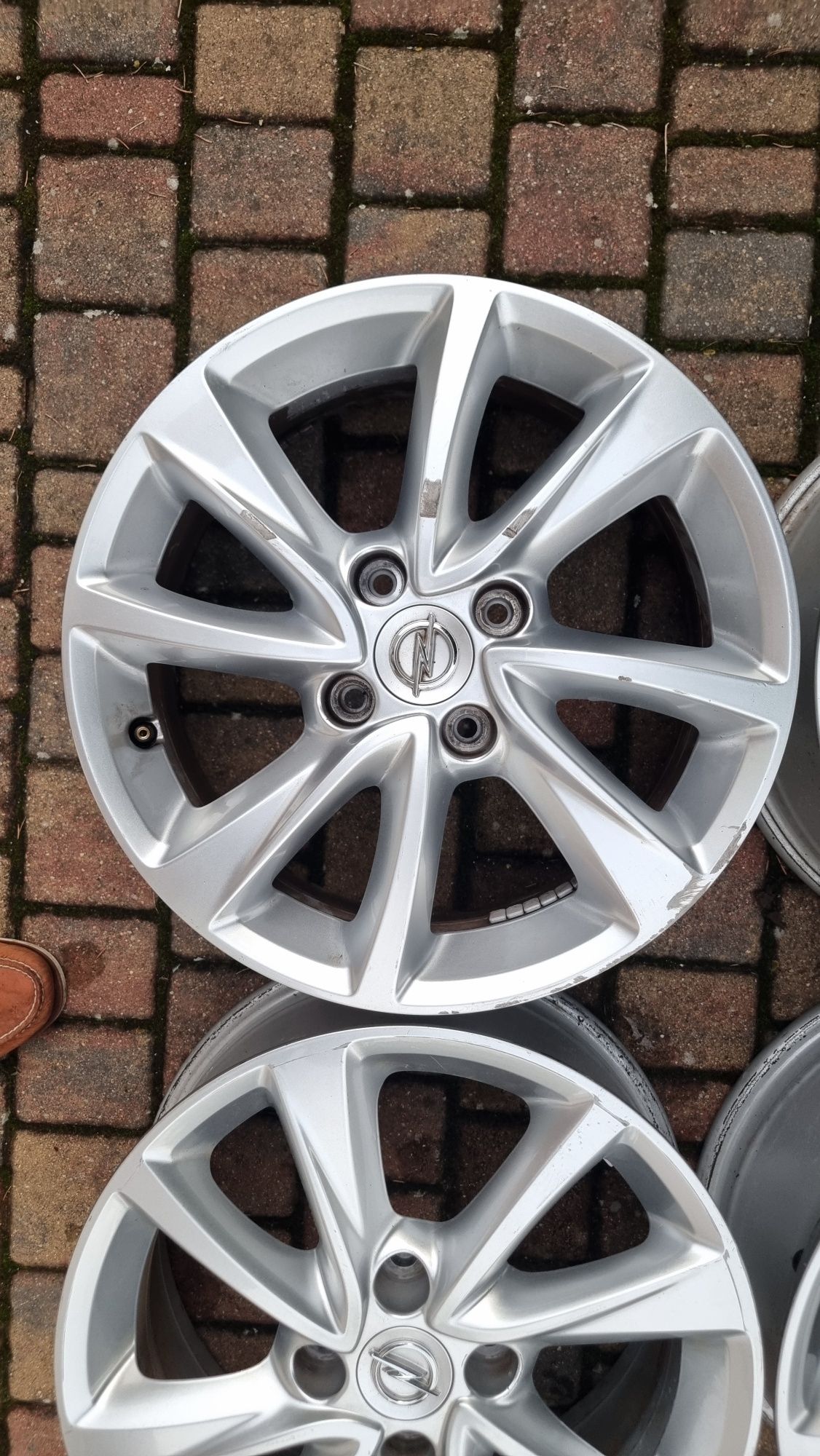 Komplet felg felgi Opel Corsa 16" 4x108