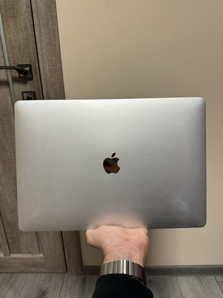 Macbook pro 15 2016 core i7 2.9ghz 16/512gb amd pro 460 4gb