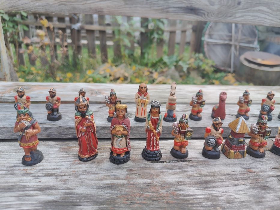 Фігурки шахматні 32 штуки