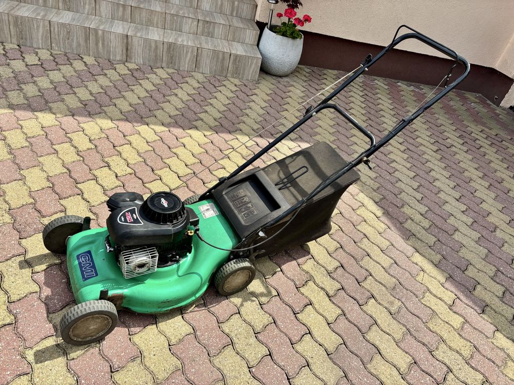 Kosiarka Briggs & Stratton CMI
