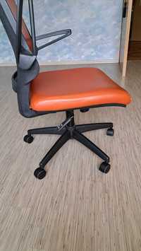 Fotel biurowy rudy