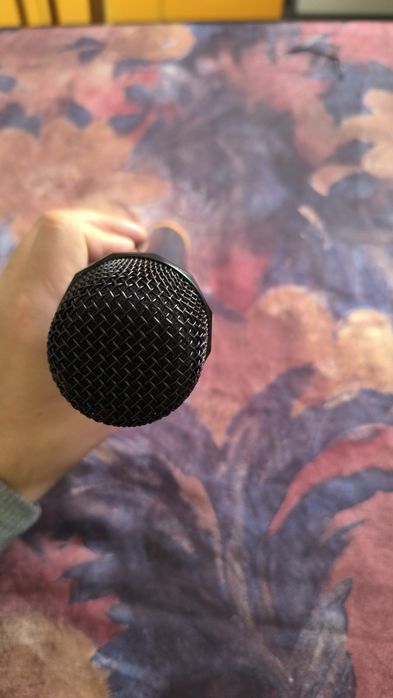 Микрофон Shure LX-800, UHF радиосистема. На пальчиковых батарейках!!!