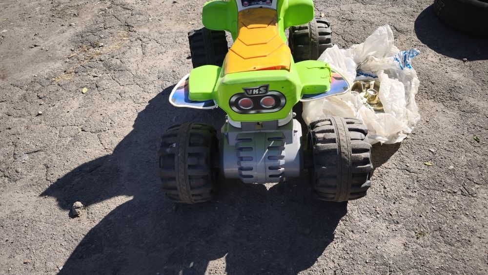 Детский квадроцикл на аккумуляторе