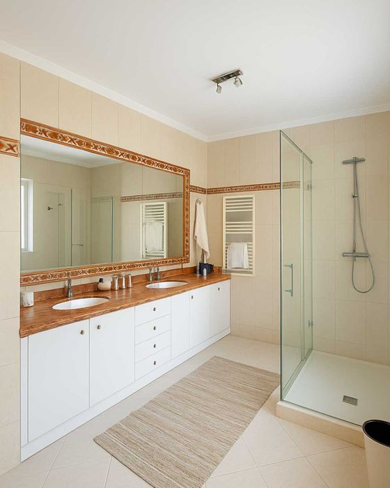 Moradia T3 de Luxo 800 m², Piscina Aquecida, Jardins, Garagem 4 Carros