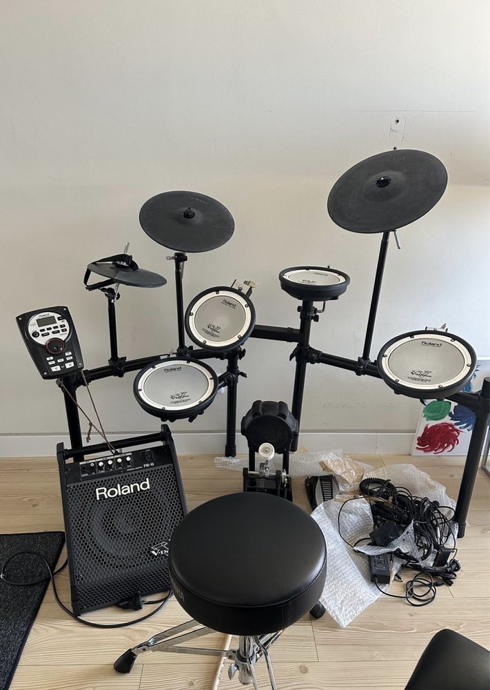 V-Drums Bateria TD-11KV com Amplificador Roland