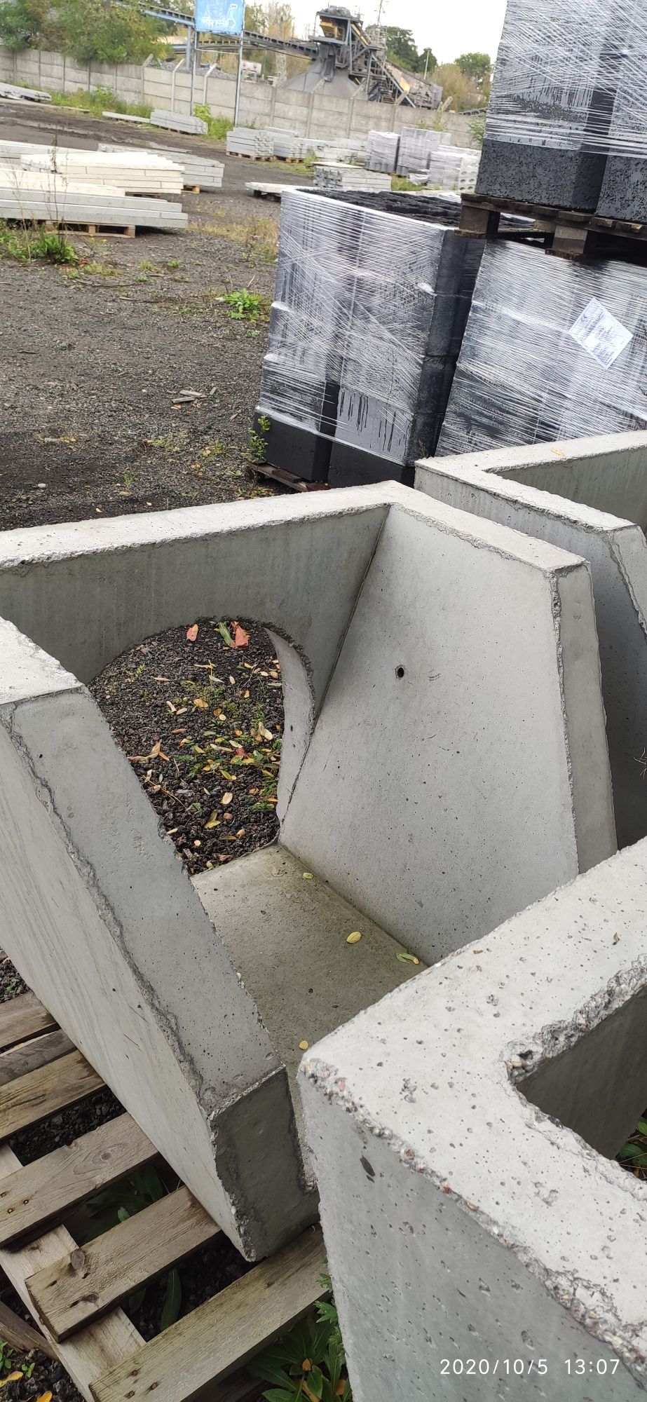 Mur ściana oporowa przepust