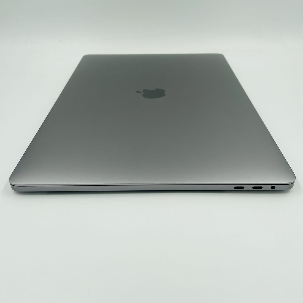 5 циклів Apple Macbook Pro 15 2018 i7 32GB RAM 256GB SSD AMD IL3775