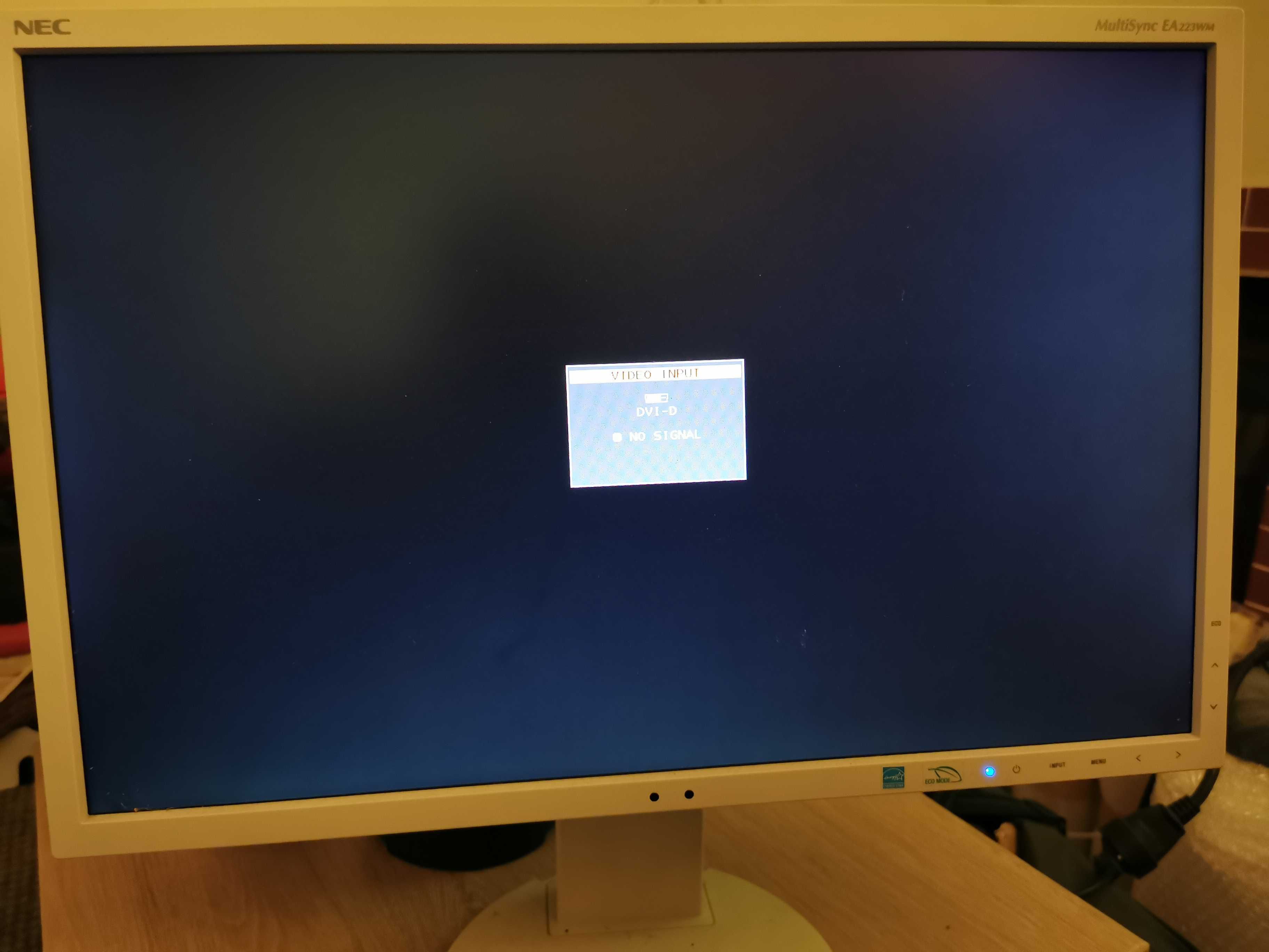 Monitor 22" NEC Multi Sync EA223WM