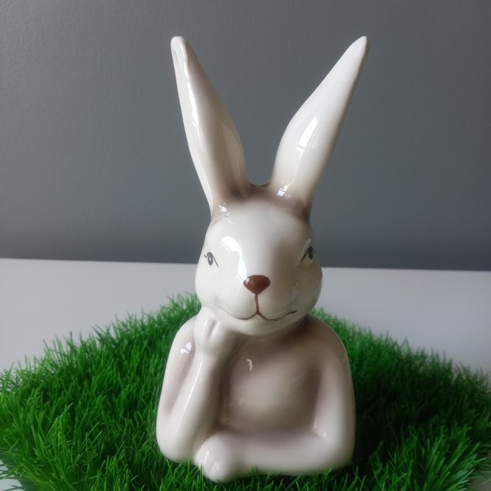 Zając myśliciel ozdoba