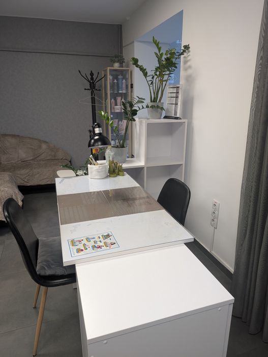 Здам в оренду робоче місце перукаря та майстра манікюру , педикюру