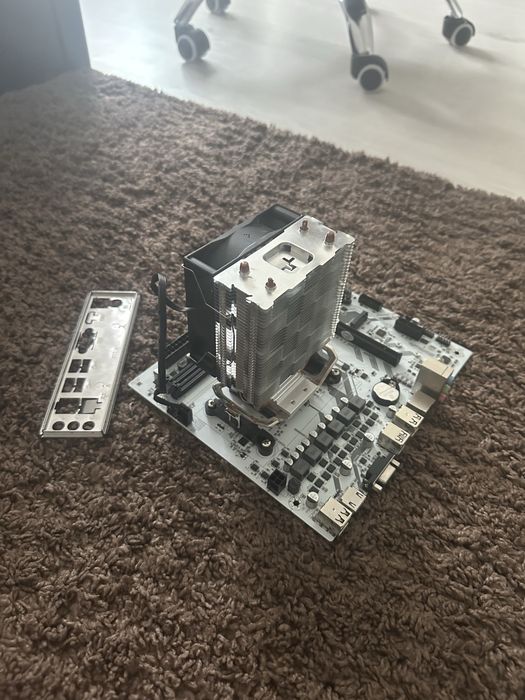 Материнская плата SAM4 Machinist B450 c Ryzen 5 2600 кулер башня.