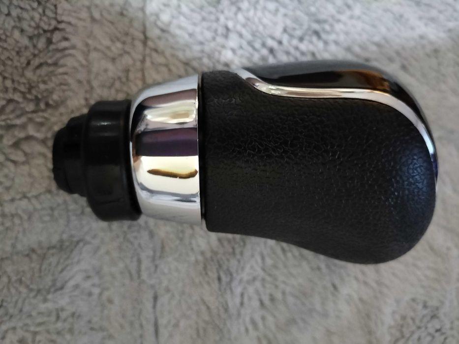 Sprzedam nową Gałkę do zmiany biegów nie pasuje do samochodu FORD MOND