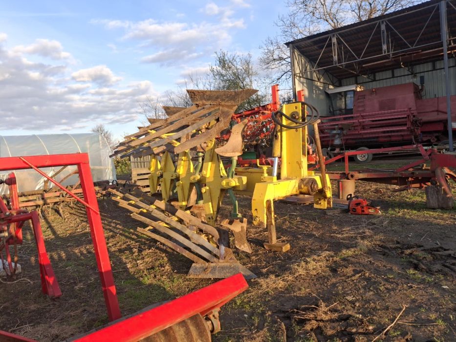 Pług obrotowy 4 skibowy Widder