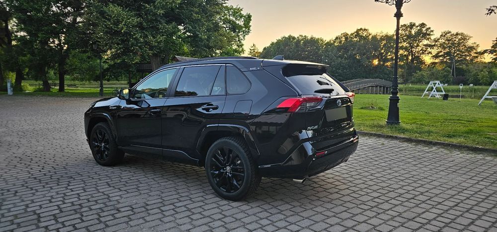 Toyota RAV4 Toyota RAV4 2.5 Hybrid Black Edition by JBL 4x4