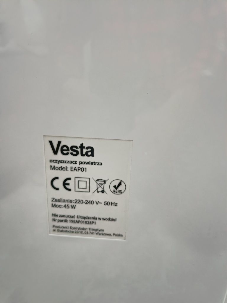 Oczyszczacz powietrza Vesta, stan idealny, bardzo wydajny. Nowy filtr