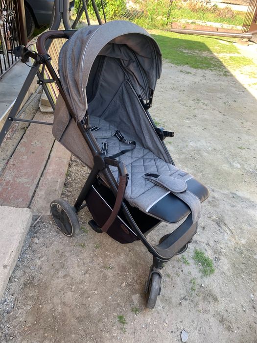 Дитяча коляска б/у у хорошому стані