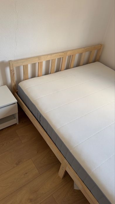 Colchão de casal IKEA