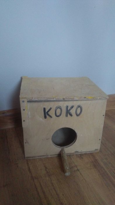 Budka lęgowa, domek dla papużek