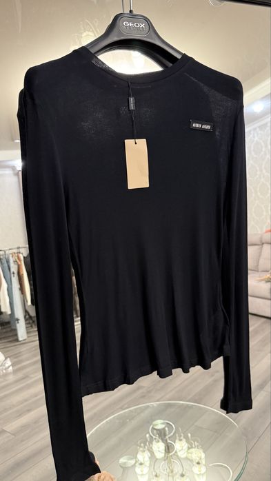 Черный полупрозрачный лонгслив лонг бренд