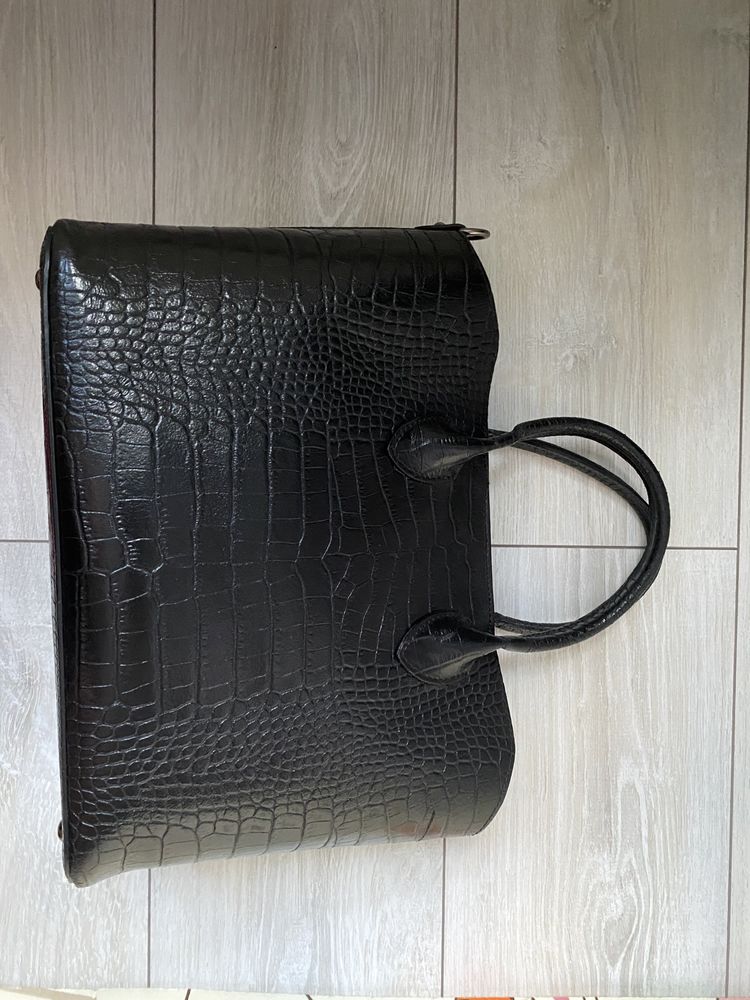 Розкішна класична жіноча шкіряна лакова сумка під шкіру крокодила