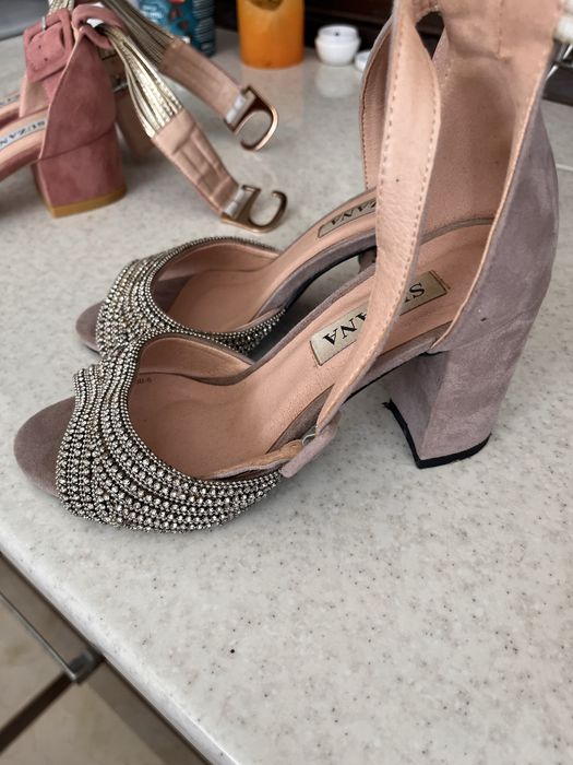 Босоніжки жіночі 400 грн