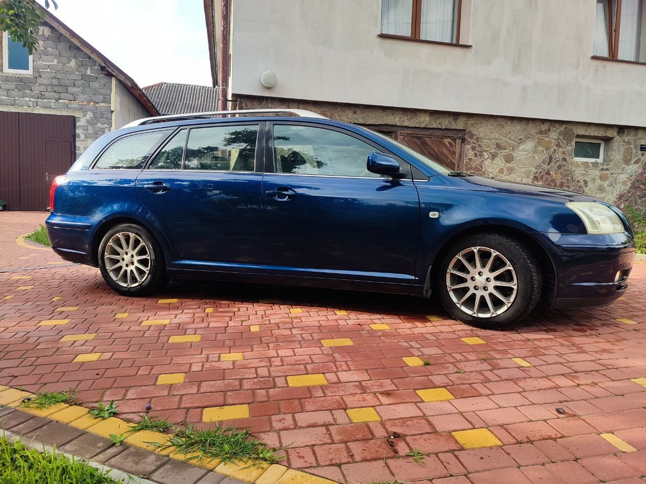 Toyota avensis ( 2005 )