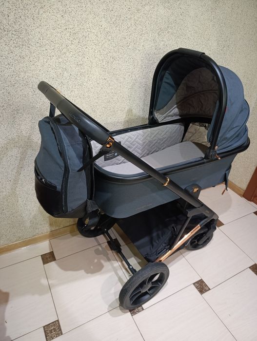 Універсальна всесезонна коляска Carrello Sigma  2 в 1: люлька і візочо