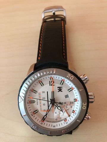 relógio TX serie linear cronograph