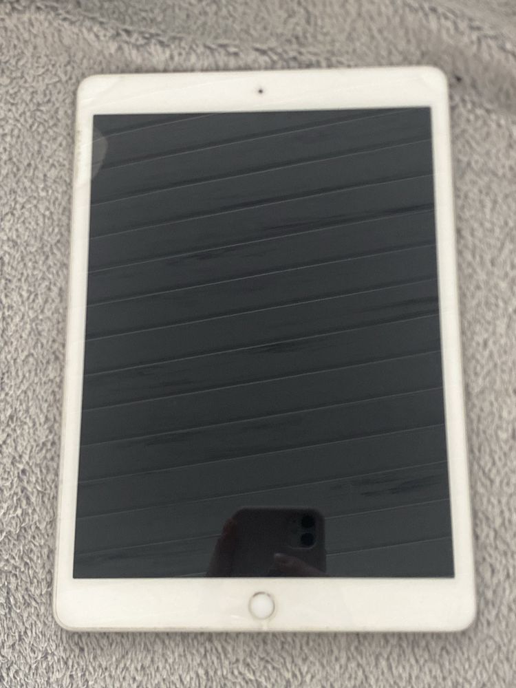 iPad 8gen. 32gb wi-fi stan bdb
