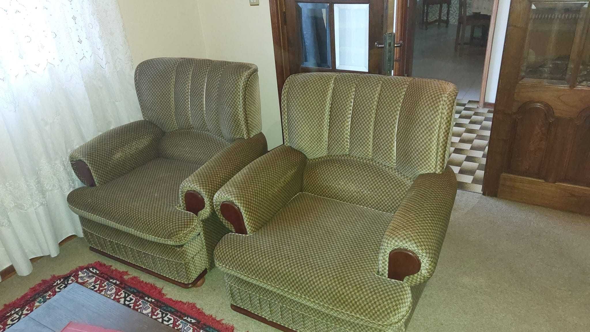 Conjunto sofás (sofá + 2 poltronas)
