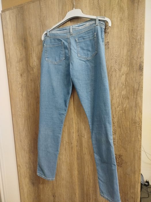 Jeansy damskie jasne
