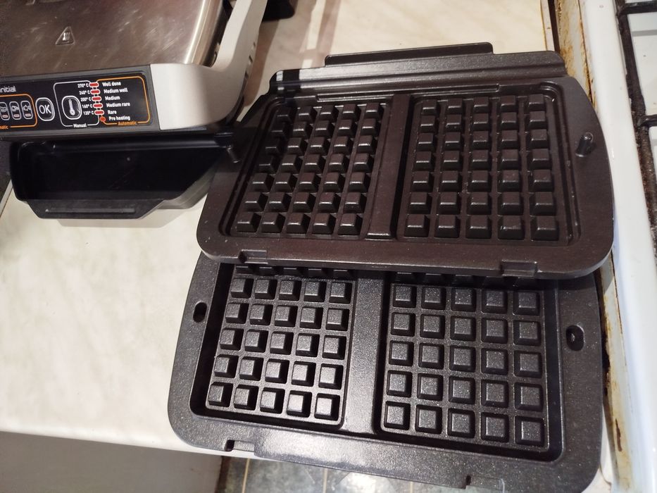 Продам  Гриль-барбекю електричний Tefal Optigrill+ Initial + пластини