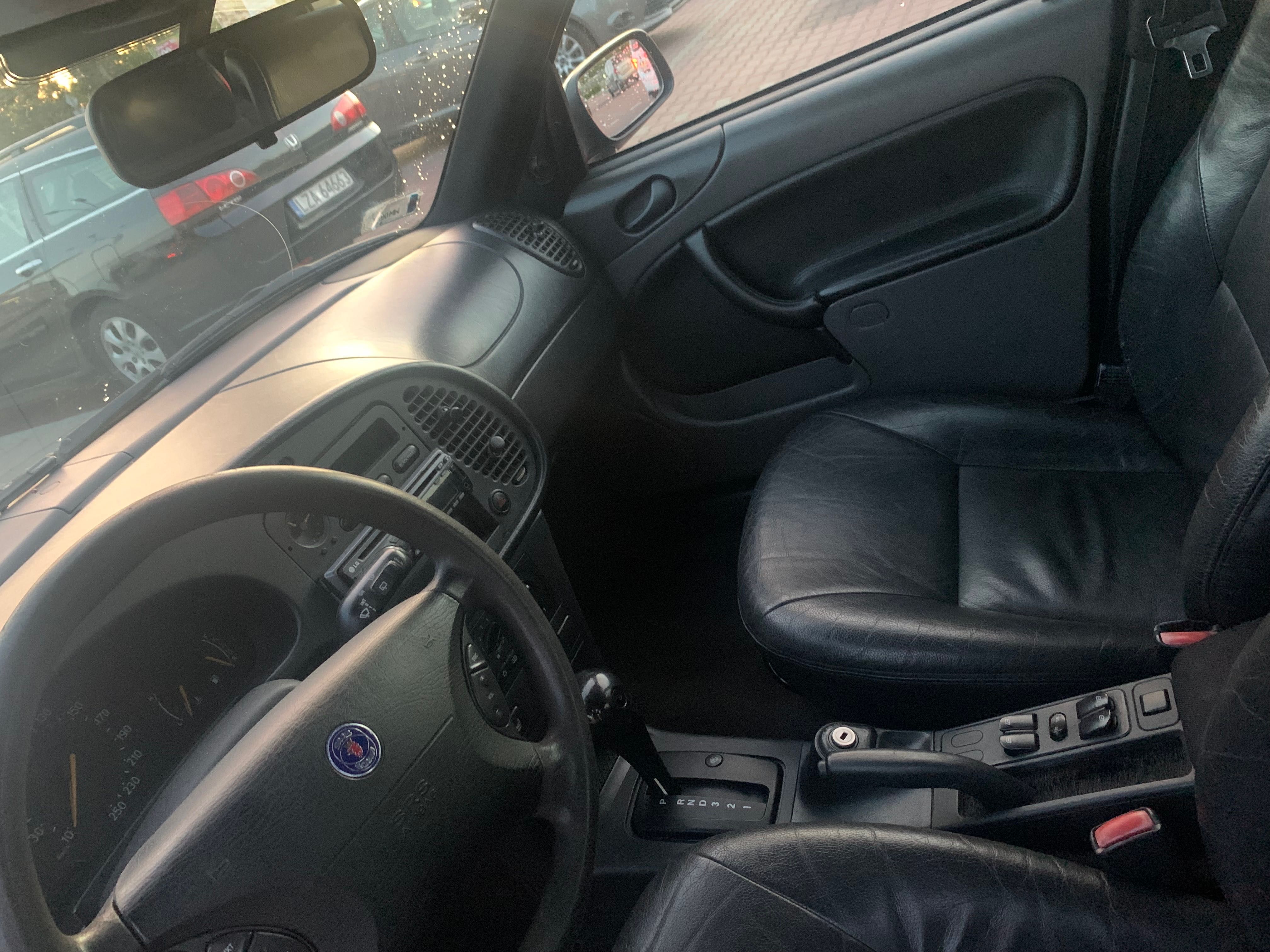 Saab 900 SE II 2.5 V6 Automat Skóry Czarna podsufitka