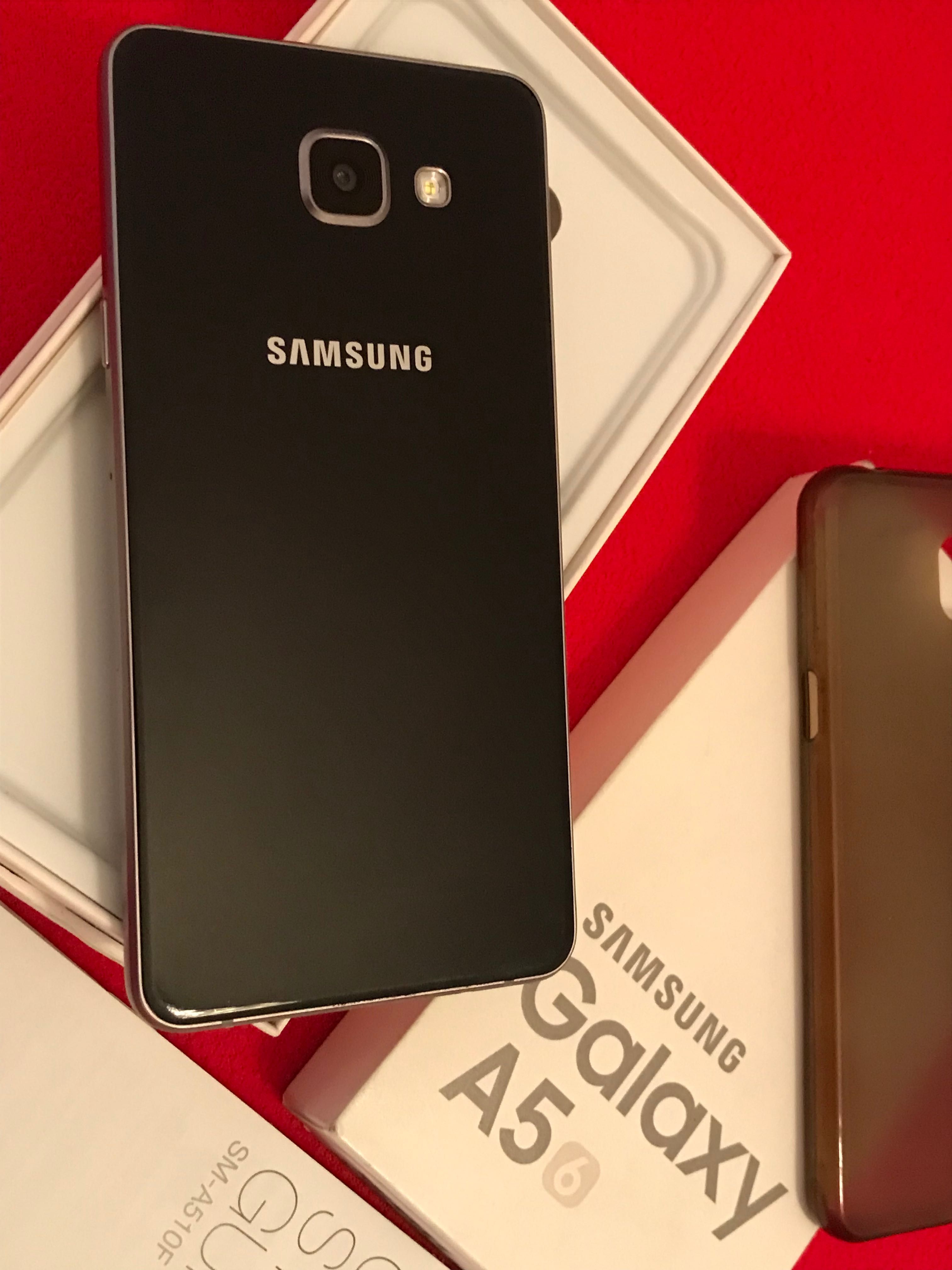 AVARIADO - PEÇAS Smartphone- Samsung A5 / 6 (Avariado) ecrã não liga.